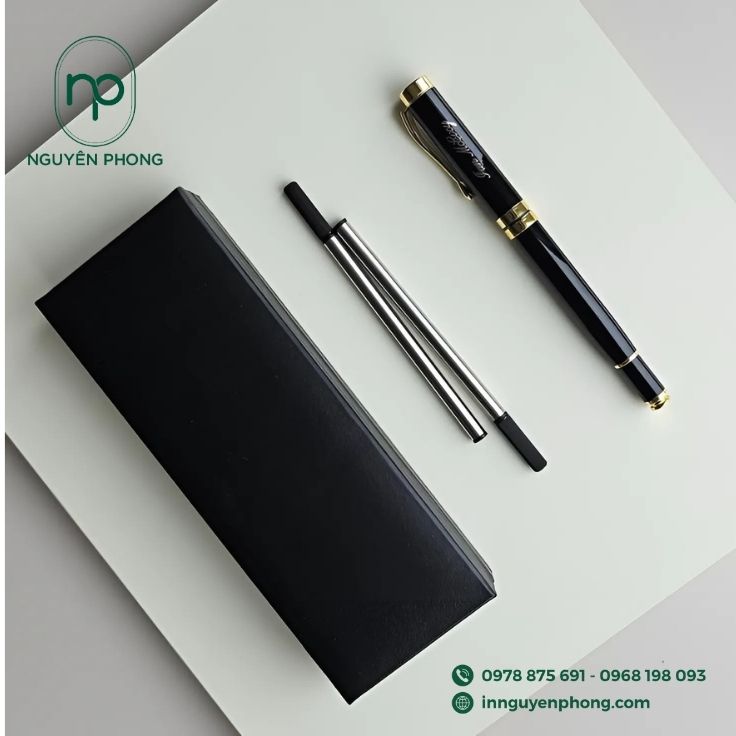 Mẫu hộp đựng bút đơn giản